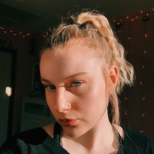 Meet your Posher, Nina